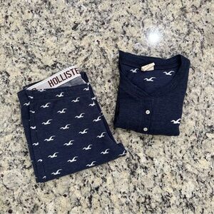Hollister Women’s XS Navy Blue & White Logo Long-Sleeve Shirt & Pants Pajama Set